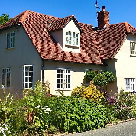Little Dunmow Corner House Luxury Bnb מראה חיצוני תמונה