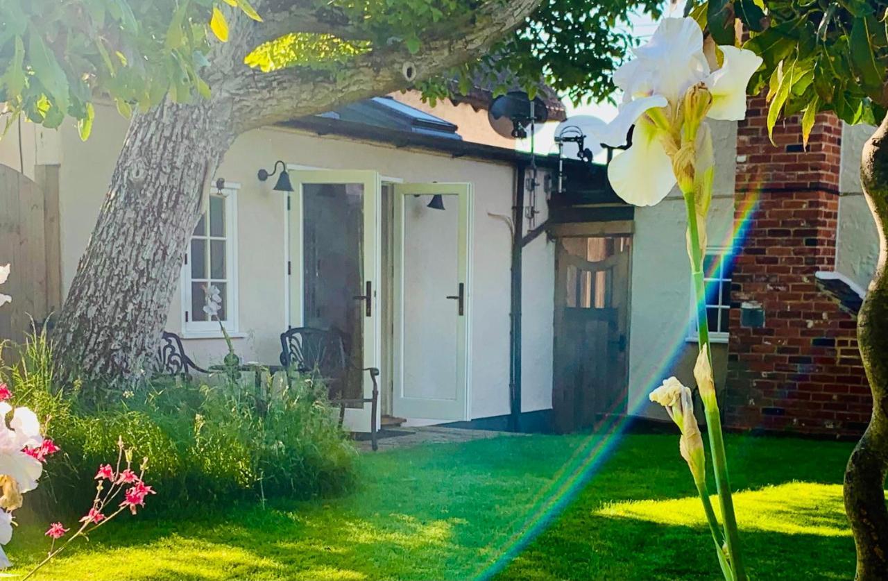 Little Dunmow Corner House Luxury Bnb מראה חיצוני תמונה