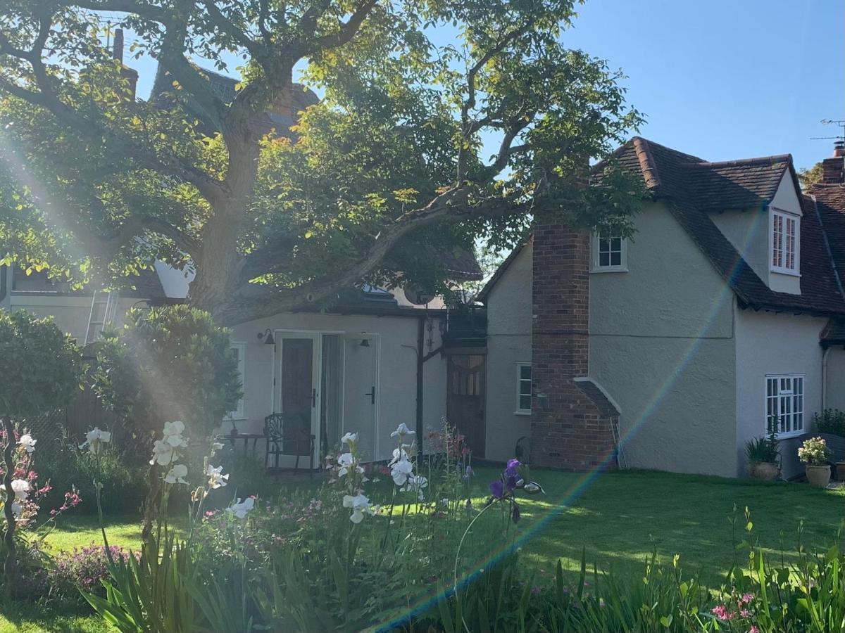 Little Dunmow Corner House Luxury Bnb מראה חיצוני תמונה